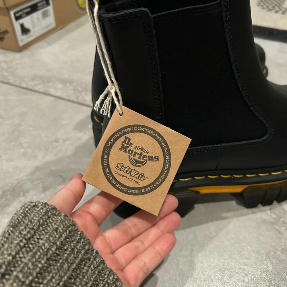 Dr. Martens Doc Martens Audrick Chelsea Black Boots - Picture 7 of 9
